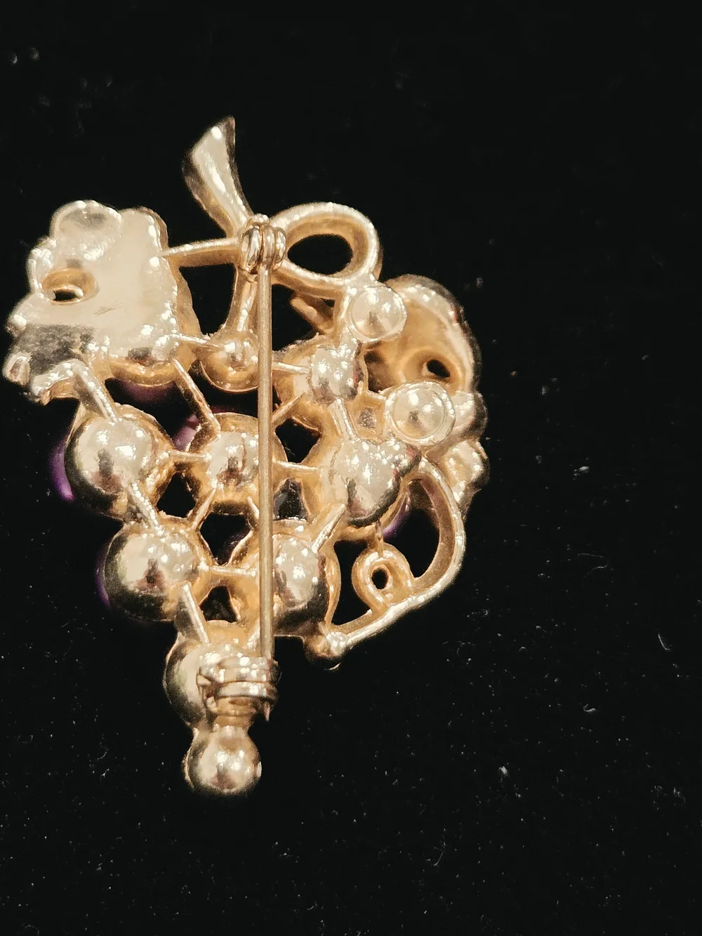 Vintage Gold-Tone Purple Grape Cluster Brooch - Vintag Women Jewelry
